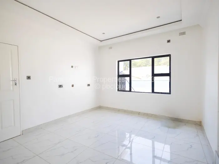 5 Bedroom House for Sale in Crowhill Views, Harare