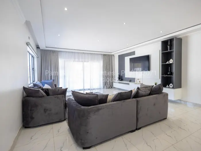 5 Bedroom House for Sale in Crowhill Views, Harare