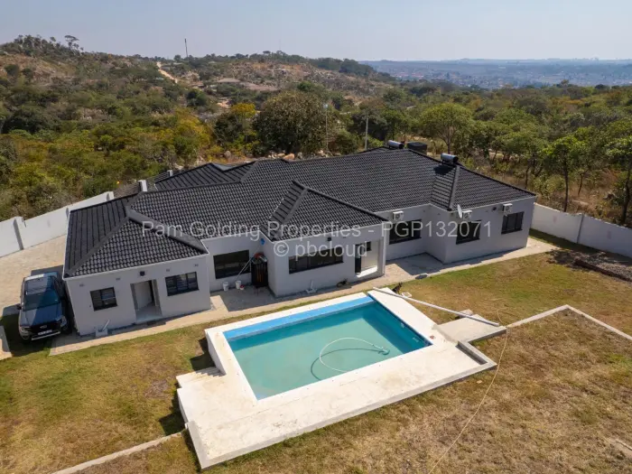 5 Bedroom House for Sale in Crowhill Views, Harare