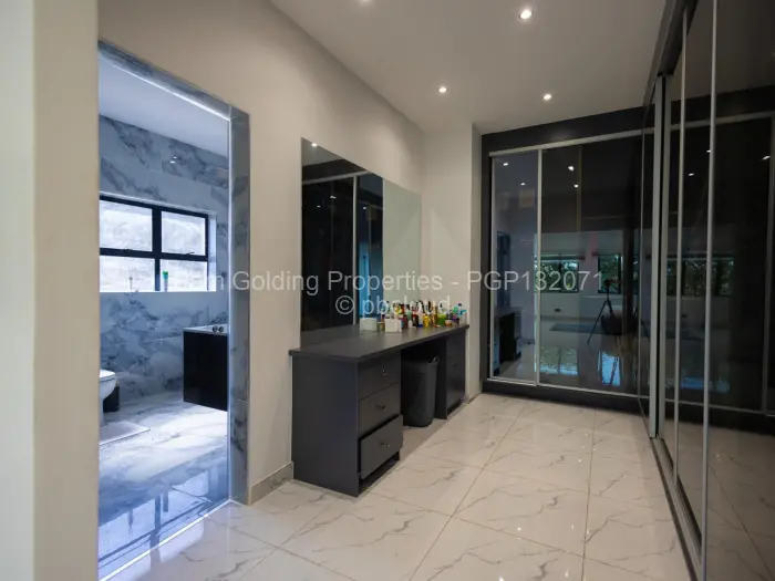 5 Bedroom House for Sale in Crowhill Views, Harare