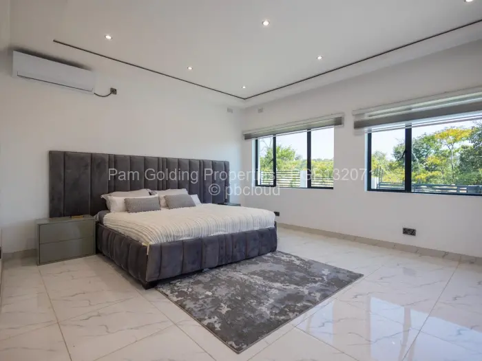 5 Bedroom House for Sale in Crowhill Views, Harare