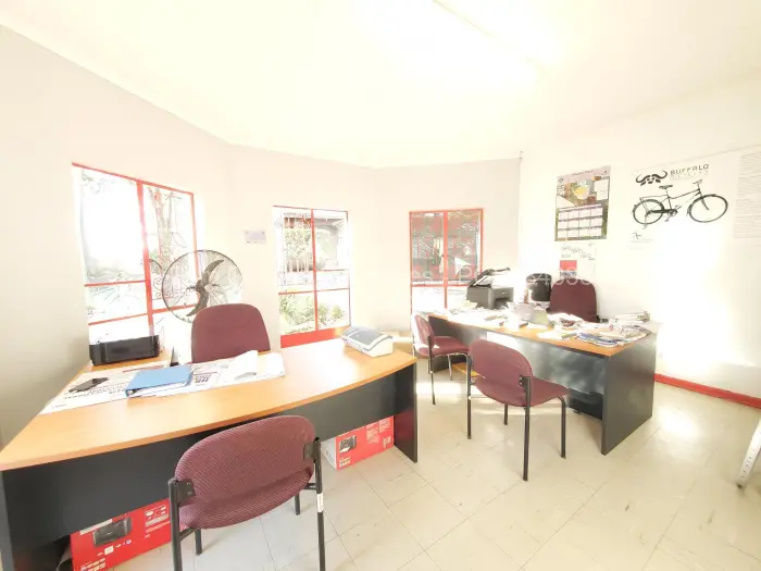 Warehouse/Industrial to Rent in Ruwa, Ruwa