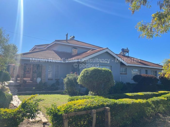 7 Bedroom House for Sale in Matsheumhlope, Bulawayo