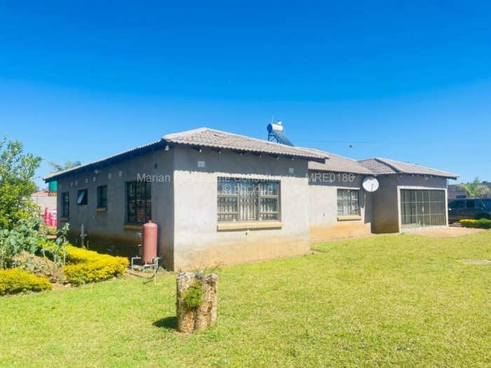 5 Bedroom House for Sale in Selbourne Park, Bulawayo