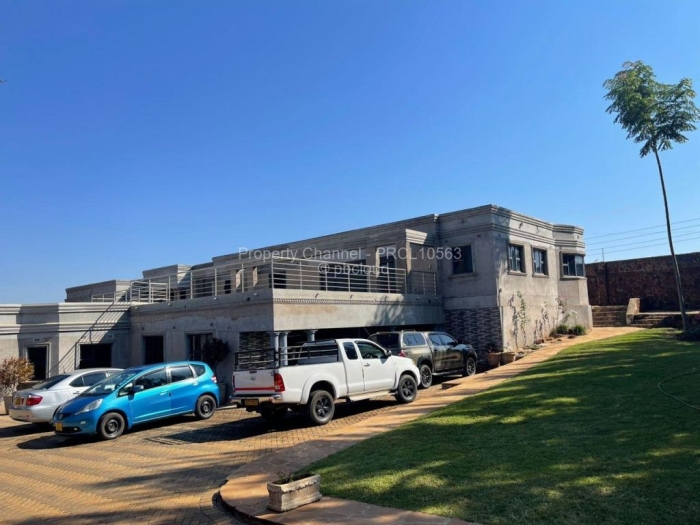 6 Bedroom House for Sale in Gletwin Park, Harare