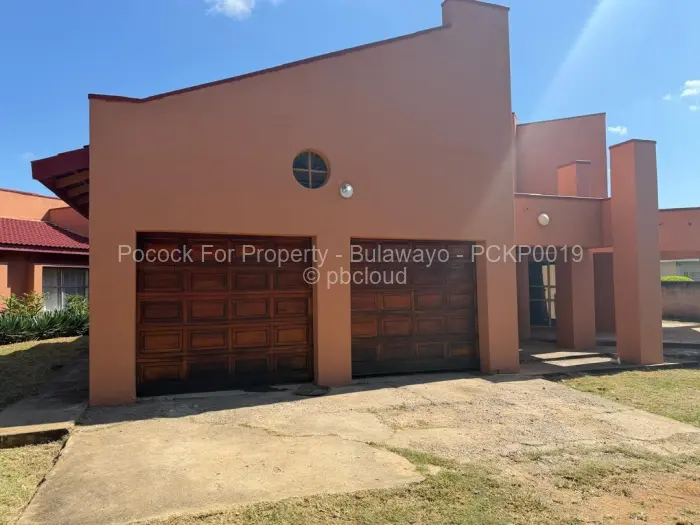 4 Bedroom House for Sale in Parklands, Bulawayo