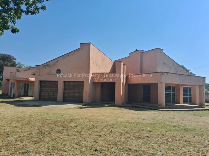 4 Bedroom House for Sale in Parklands, Bulawayo