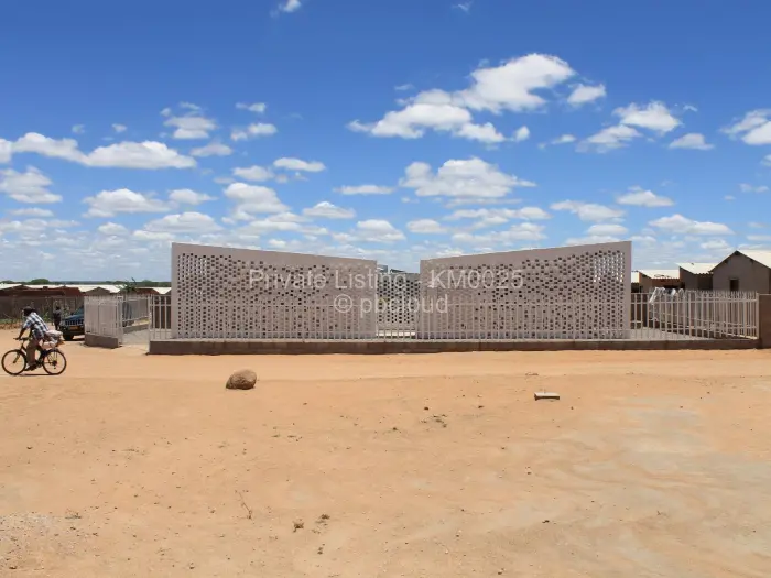 2 Bedroom House to Rent in Cowdray Park, Bulawayo