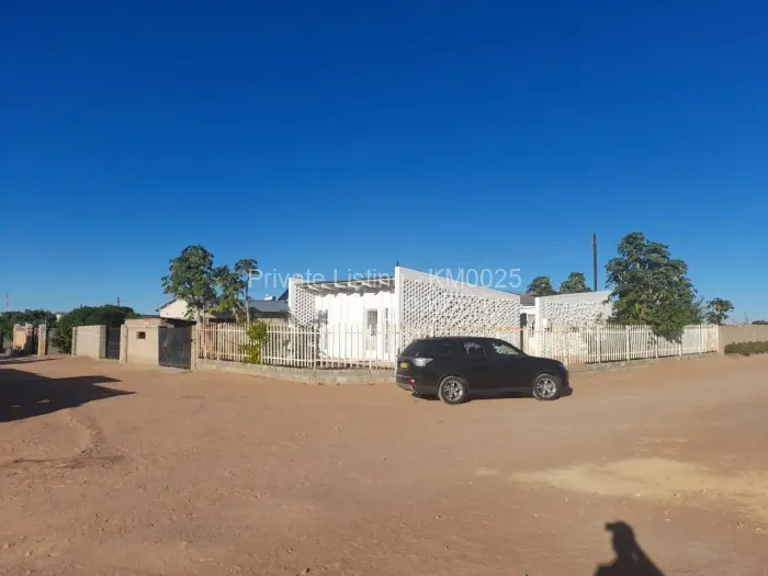 2 Bedroom House to Rent in Cowdray Park, Bulawayo