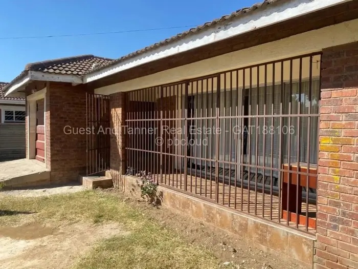 3 Bedroom House for Sale in Mainway Meadows, Harare