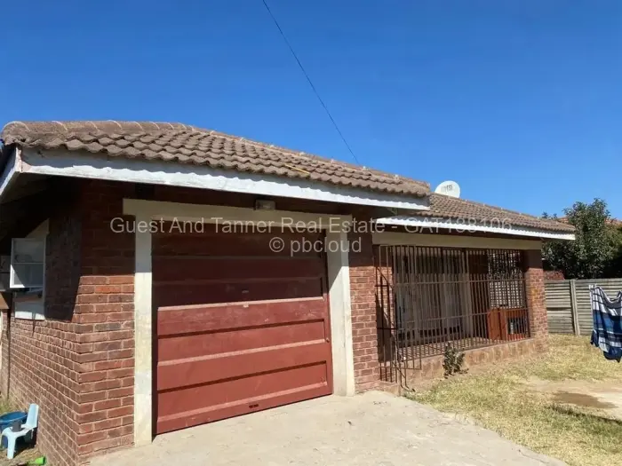 3 Bedroom House for Sale in Mainway Meadows, Harare