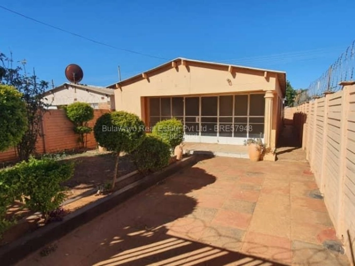 3 Bedroom House for Sale in Emganwini, Bulawayo
