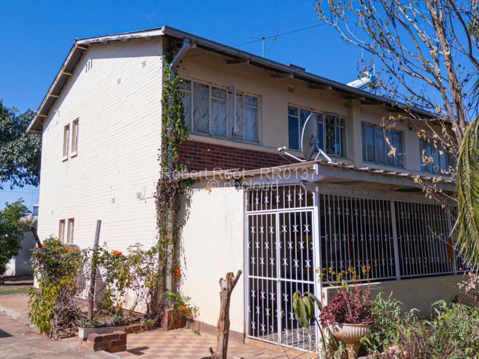 3 Bedroom House for Sale in Famona, Bulawayo