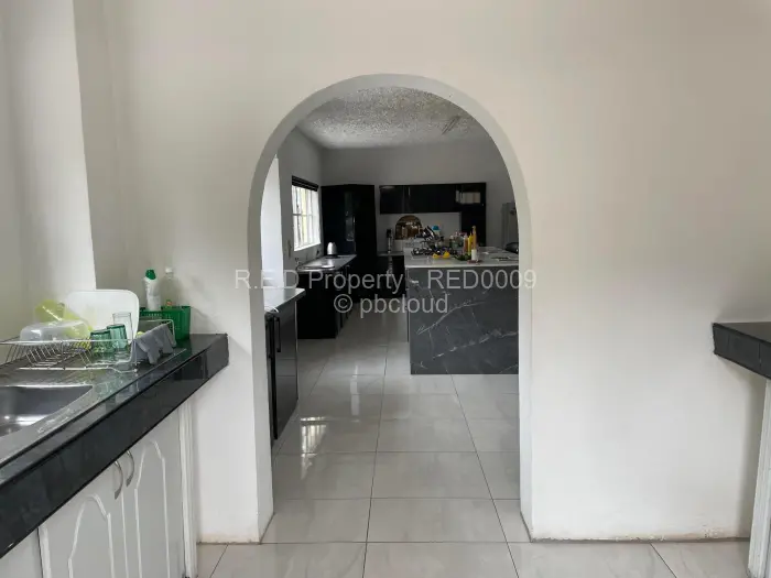 4 Bedroom House for Sale in Burnside, Bulawayo