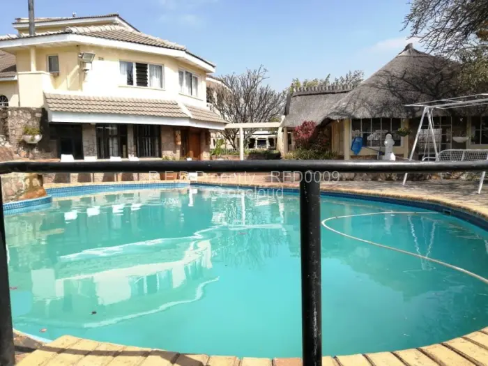 4 Bedroom House for Sale in Burnside, Bulawayo