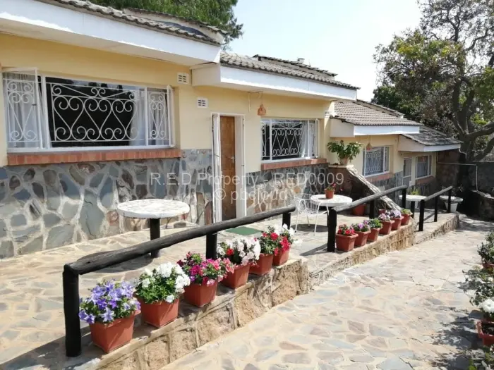 4 Bedroom House for Sale in Burnside, Bulawayo