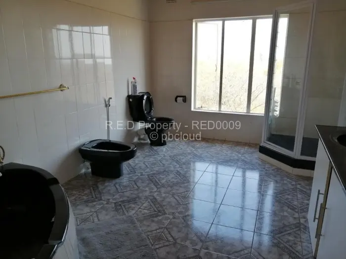 4 Bedroom House for Sale in Burnside, Bulawayo