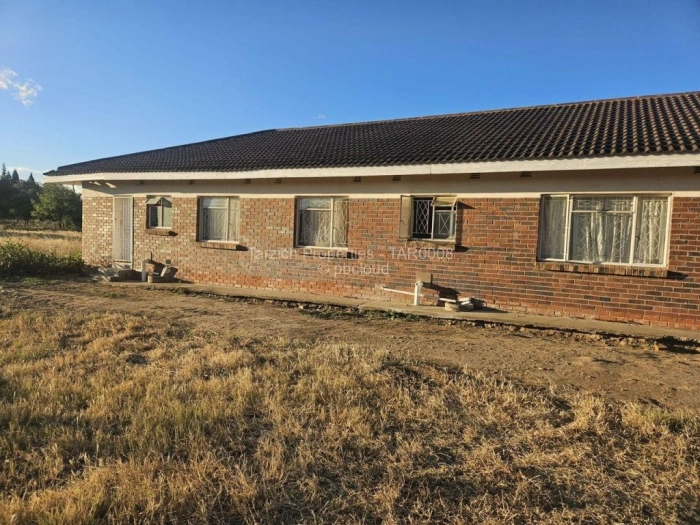 6 Bedroom House for Sale in Lochview, Bulawayo