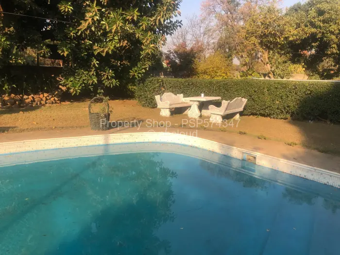 6 Bedroom House to Rent in Marlborough