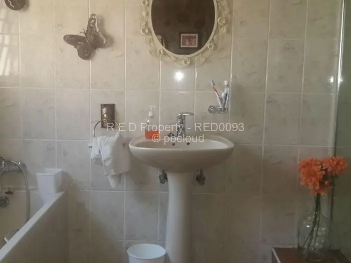 3 Bedroom House for Sale in Riverside South, Bulawayo