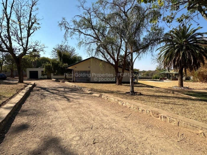 3 Bedroom House for Sale in Four Winds, Bulawayo