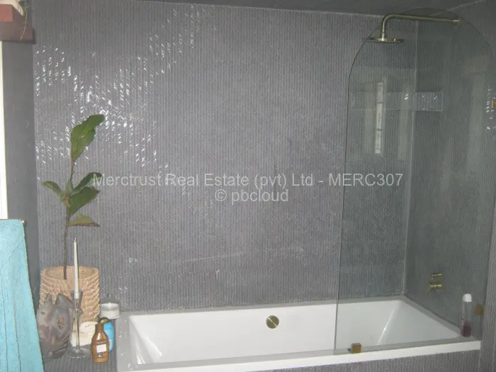 5 Bedroom House for Sale in Highlands, Harare