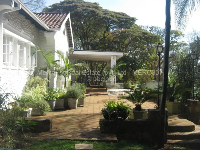 5 Bedroom House for Sale in Highlands, Harare