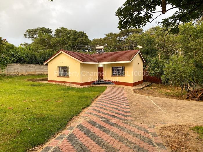 2 Bedroom Cottage/Garden Flat to Rent in Helensvale, Harare