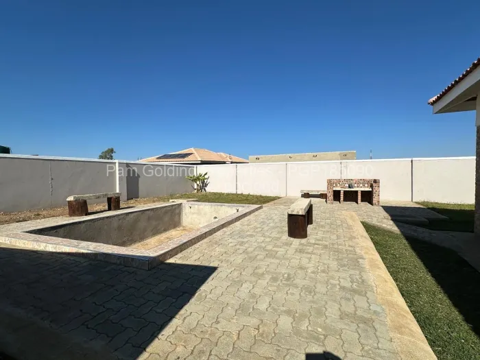 5 Bedroom House for Sale in Selbourne Park, Bulawayo