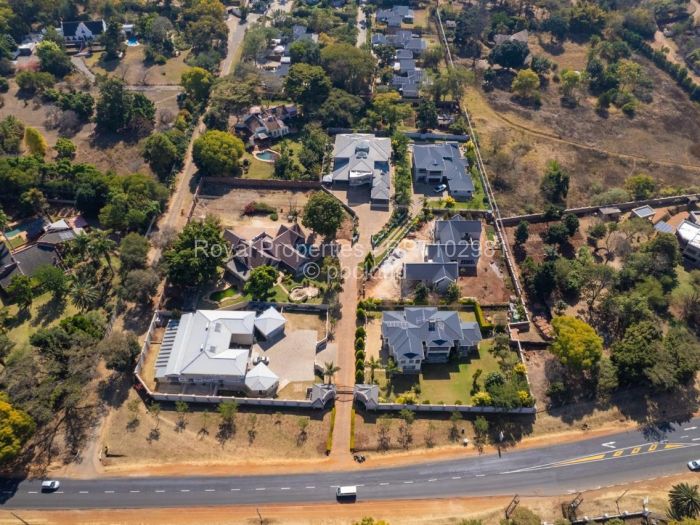 Townhouse/Cluster for Sale in Borrowdale, Harare