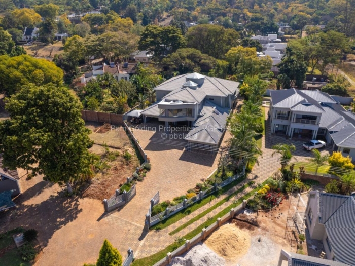 Townhouse/Cluster for Sale in Borrowdale Brooke, Harare