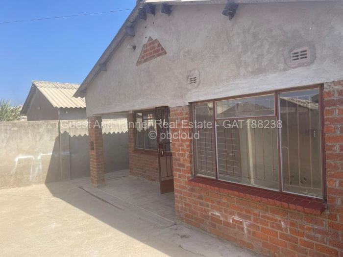 4 Bedroom House for Sale in Chitungwiza, Chitungwiza