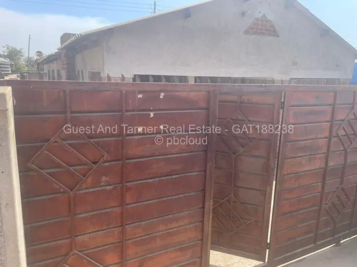 4 Bedroom House for Sale in Chitungwiza, Chitungwiza