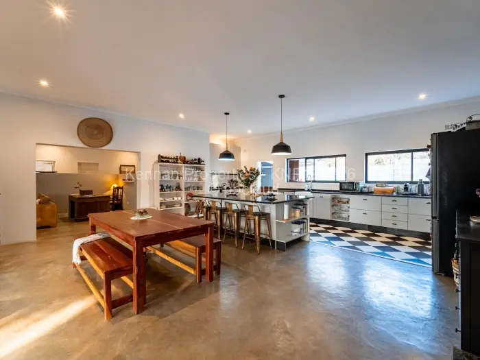 4 Bedroom House for Sale in Victoria Falls, Victoria Falls