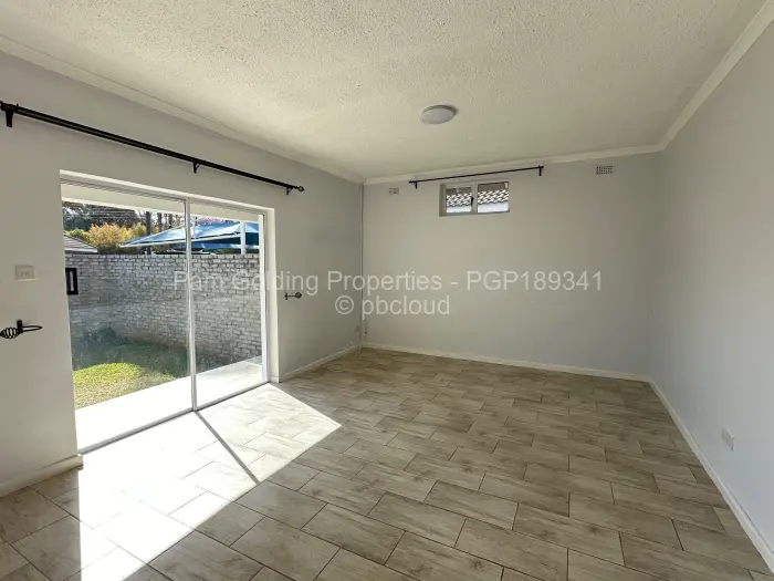 Townhouse/Complex/Cluster to Rent in Newlands
