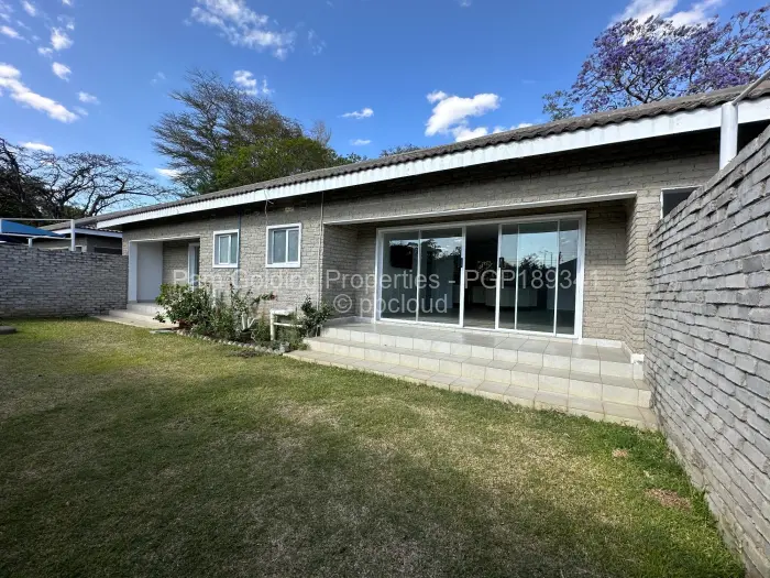 Townhouse/Complex/Cluster to Rent in Newlands