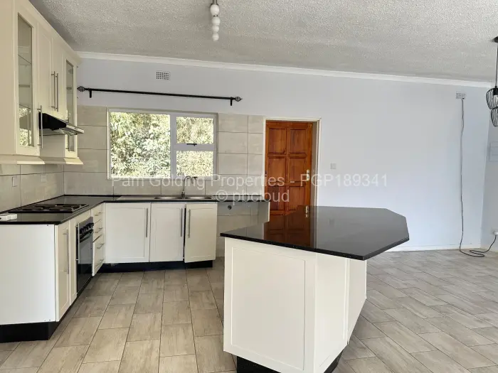 Townhouse/Complex/Cluster to Rent in Newlands