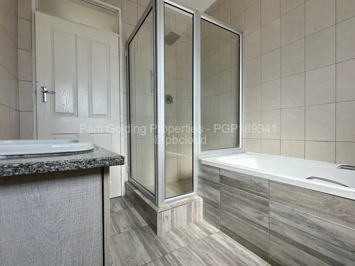 Townhouse/Complex/Cluster to Rent in Newlands
