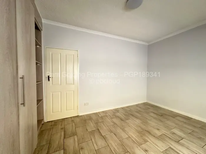 Townhouse/Complex/Cluster to Rent in Newlands