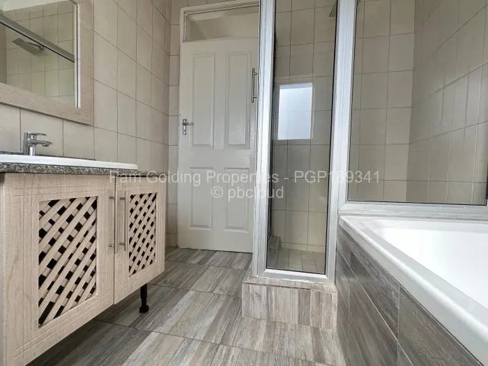 Townhouse/Complex/Cluster to Rent in Newlands
