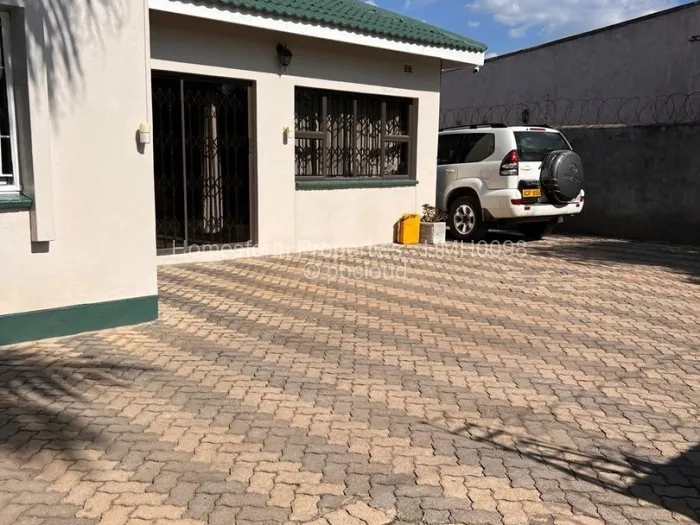 5 Bedroom House for Sale in Monavale, Harare