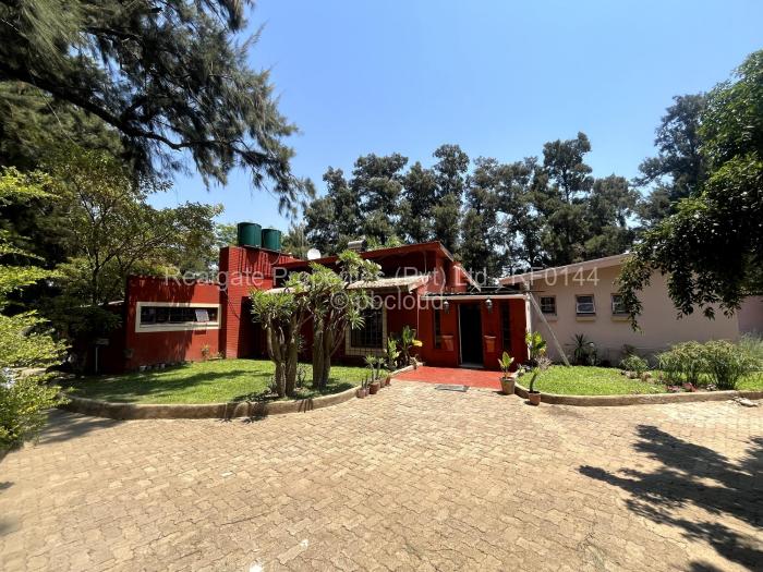 4 Bedroom House for Sale in Glengarry, Bulawayo