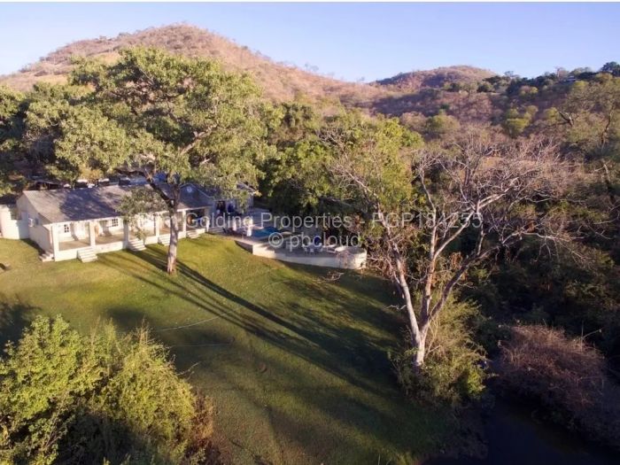 7 Bedroom House for Sale in Kariba, Kariba