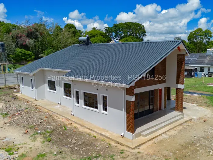 Townhouse/Cluster for Sale in Lewisam, Harare