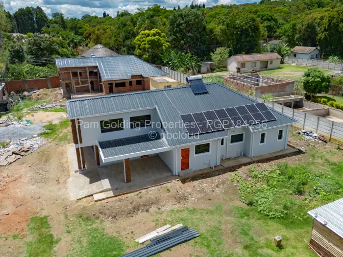 Townhouse/Cluster for Sale in Lewisam, Harare