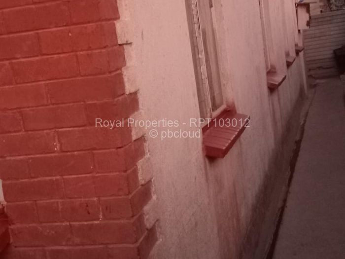 3 Bedroom House for Sale in Chitungwiza, Chitungwiza