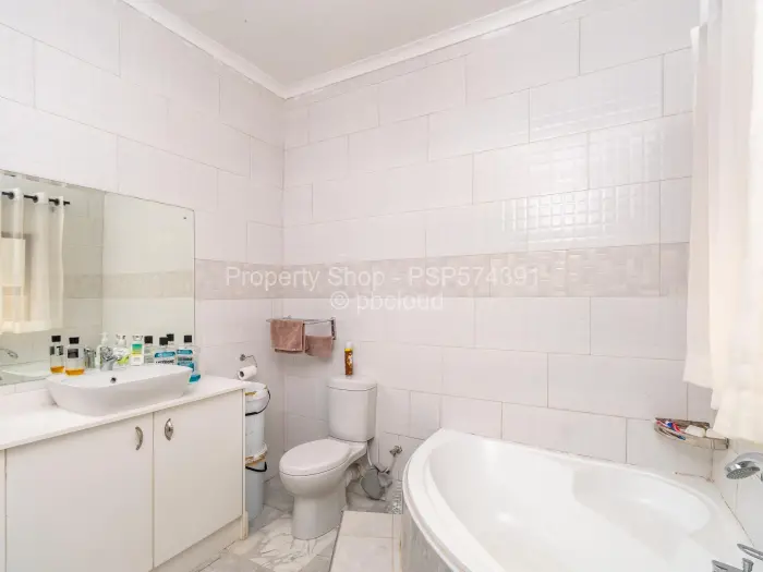 Townhouse/Cluster to Rent in Hogerty Hill, Harare