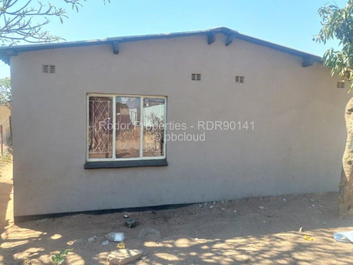 6 Bedroom House for Sale in Mpopoma, Bulawayo Propertybook