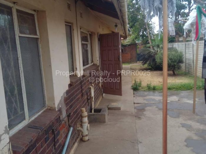 4 Bedroom House for Sale in Lenana Park, Harare