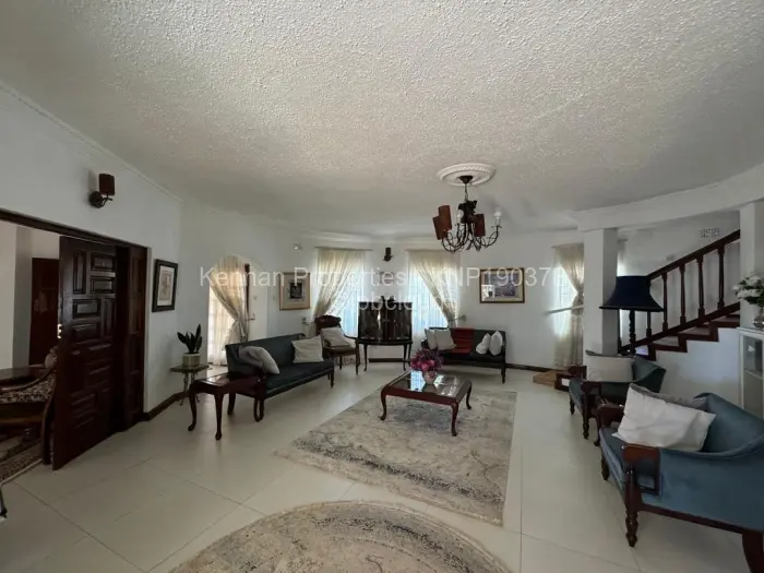 5 Bedroom House for Sale in Borrowdale, Harare